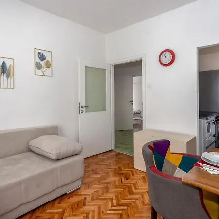 3 Bedroom Stunning In Apartment Novi Vinodolski